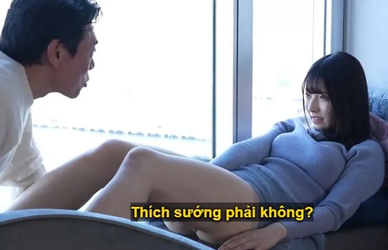 Cuộc hẹn bí mật giữa ông chú lớn tuổi và cô minh tinh trẻ tuổi mới chập chững bước chân vào làng giải trí tại một nhà nghỉ sang trọng.